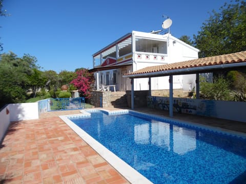 Haus and Pool