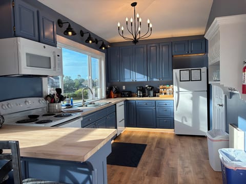 New Kitchen This Year. Equipped With Everything You Need To Prepare Great Meals.