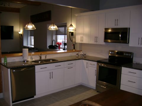 Large Comtemporary Kitchen