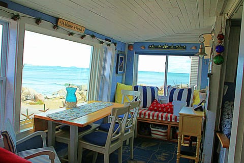 Awesome Ocean Views from Window seat, Livingroom, Dining room , kitchen , bedrom
