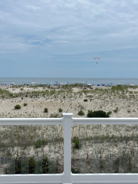 SPECTACULAR VIEW from NEW DECK built May 2024!!!