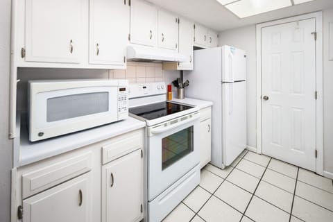 Kitchen -
El Matador Resort, Okaloosa Island Fort Walton Beach Vacation Rentals