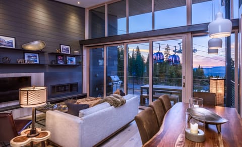 Comfortable living room with views of the mountain