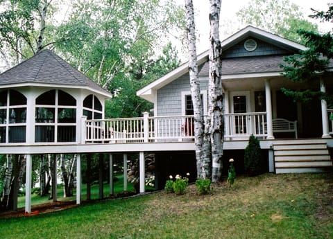 SIDE EXTERIOR CONNECTING WITH GAZEBO