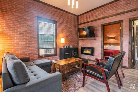2-Bedroom apartment (D3), walk to Main Street (362)