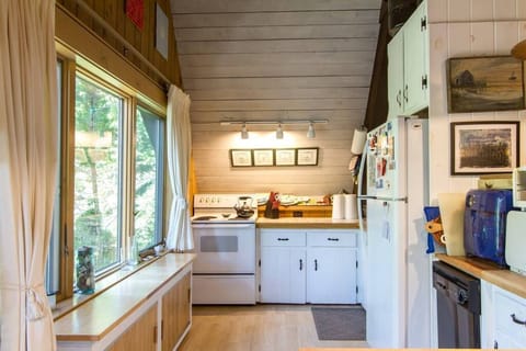 Full service kitchen. Spices stocked.