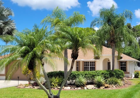 Beautiful pool/spa home five minutes from Barefoot Beach.
