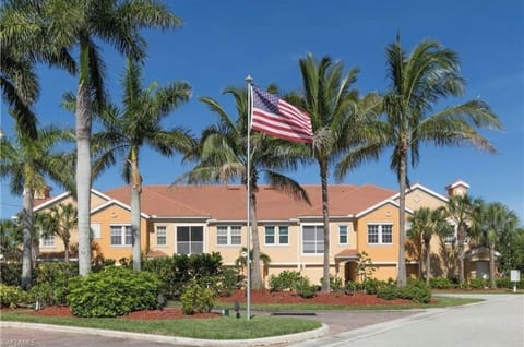 Concordia Lake Circle -Main Enterance