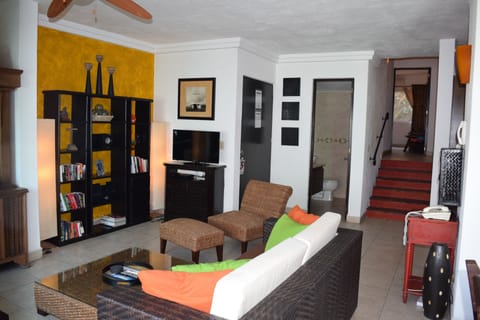 Casa Escondrijo Living Room