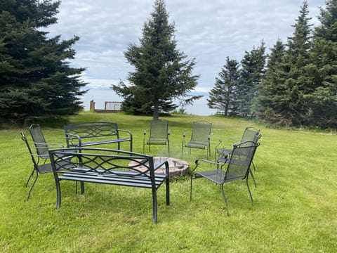 Fire pit and chairs for entertainment!
