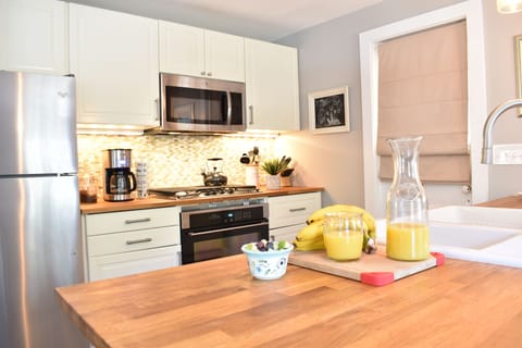 Well equipped kitchen for preparing gourmet meals