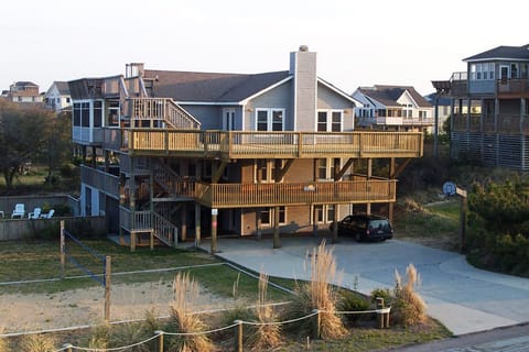 Fun in the Sun: 3000+ SF Decks, Large Parking, and Sand Volleyball Court