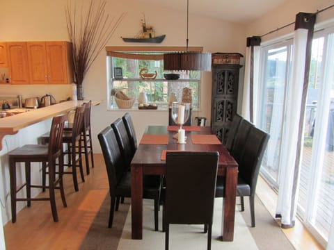 Dining area right off kitchen and living room