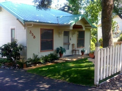 1931 Cottage in great location on a quiet street, a short walk to everything.