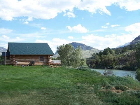 Side view of the lodge looking up the Yellowstone River