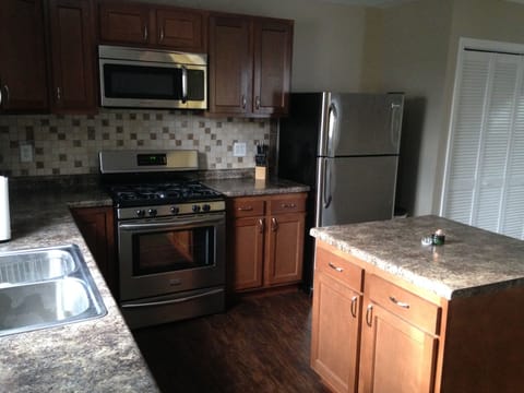 NEW KITCHEN AND APPLIANCES