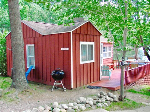 Water's Edge Cabin 