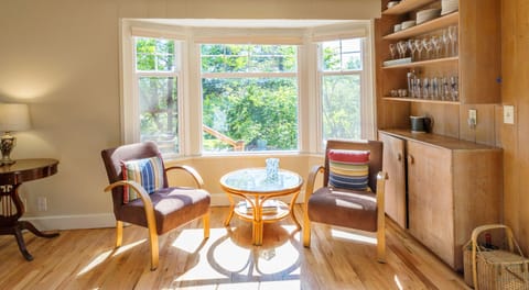 A great little sitting area.
