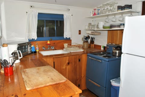 Galley Kitchen in Moonpath