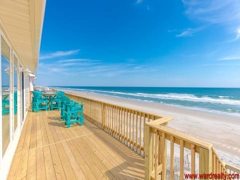 Top Floor Oceanfront Sun Deck