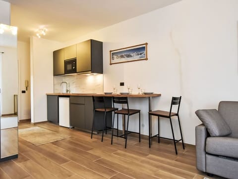 Flooring, Interior Design, Furniture, Wood, Floor, Wood Flooring, Ceiling, Room, Apartment, Hardwood