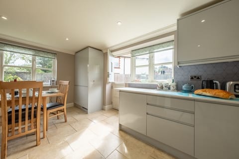 Ground floor: The well equipped kitchen