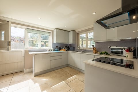 Ground floor: The well equipped kitchen