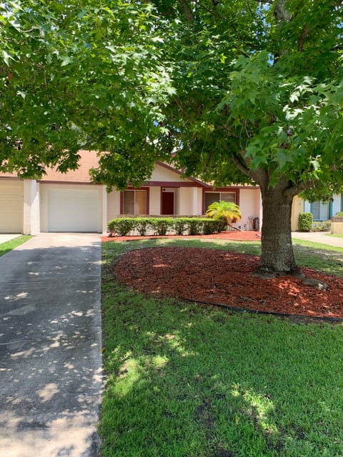 Parking directly in front of the Villa no steps