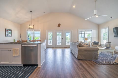 SeaWave-large-Living Room