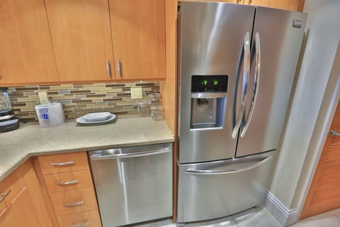 Dishwasher-Pots Pans utensils ect 