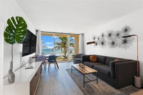 302 livingroom