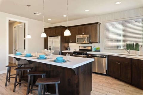 Kitchen with bar seats 4