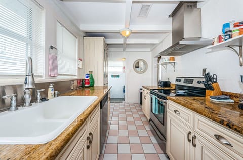 18-web-or-mls-Kitchen202-5