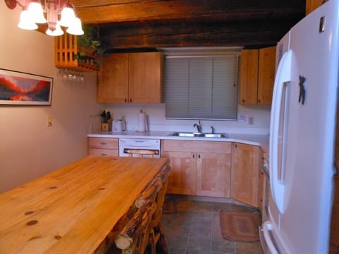 Kitchen and dining area.