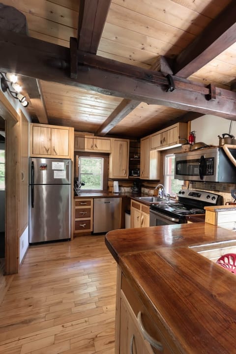 251c68c7-c3de-4b92-9f3c-b5a5a77967dc