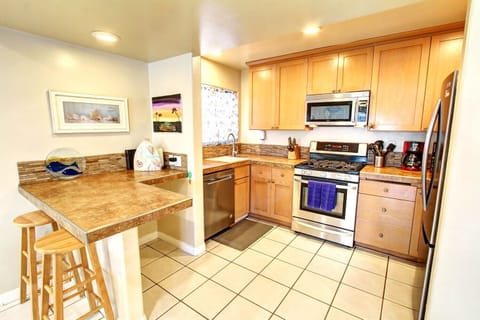Breakfast bar with seating for two