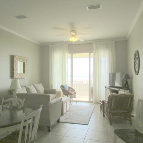 Living area with Gulf view!