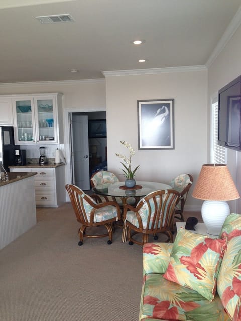 Shore Haven Dining Area / Table - Shore Haven dining area