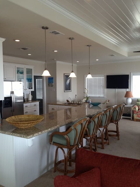 Shore Haven Kitchen / Breakfast Bar - Shore Haven Kitchen / Breakfast Bar