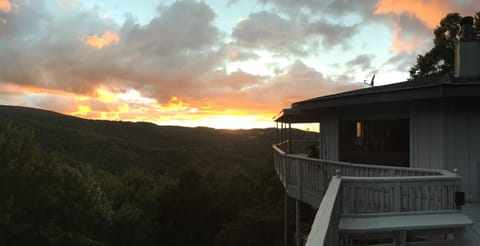 Enormous porch area! 
