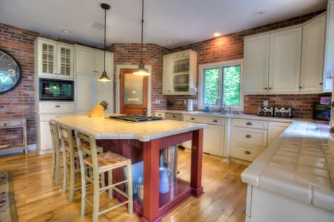 Tile counter and bar seating