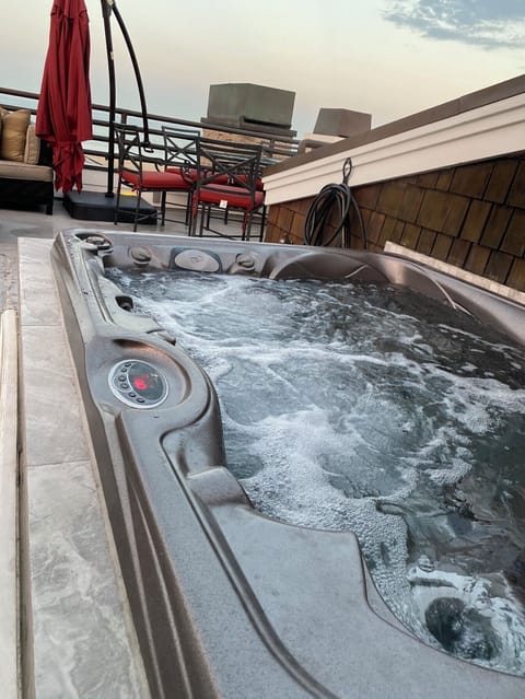 From sunrise-sunset Spa overlooking ocean is perfect way to start/end your day.