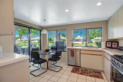 K0343 - 12 - KITCHEN CONTINUED.jpg