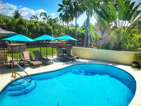 Luxury 5 bedroom 5 bathroom resort style single family house by the golf course