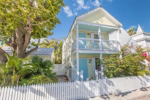 Welcome to Historic Bahama Village