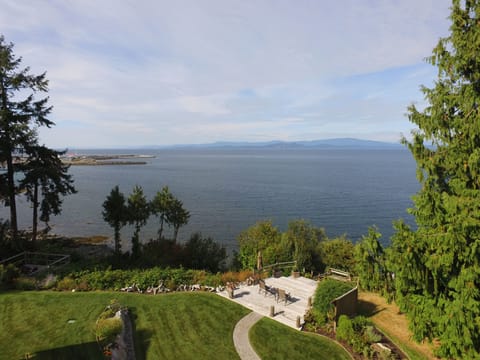 Guest deck with beach access