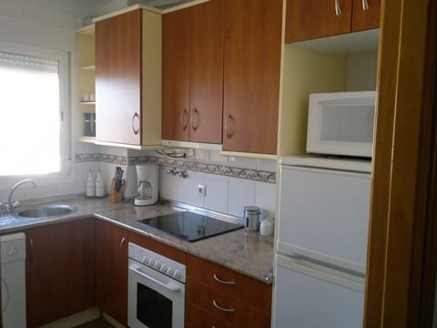 Fully equipped kitchen.