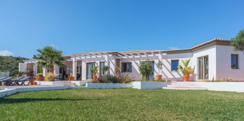 Large lawns for yoga or exercising!