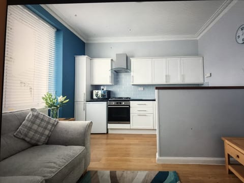 Open plan lounge/kitchen 