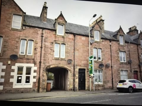Flat is located in historical conservation area of Inverness 